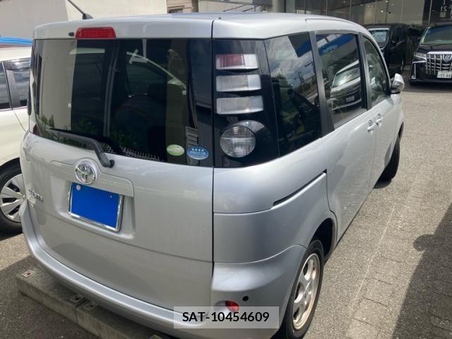 Toyota SIENTA 2006-07 8831597-2