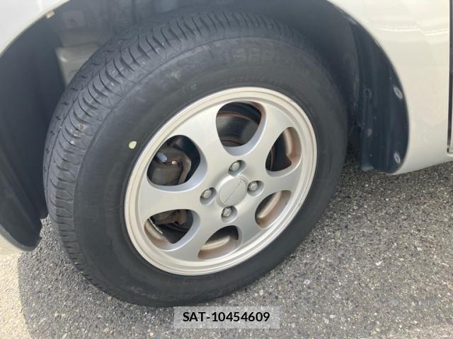 Toyota SIENTA 2006-07 8831597-4