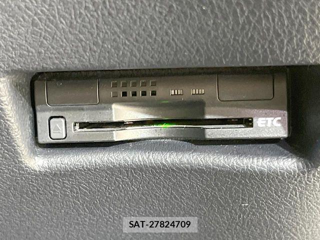 Toyota SIENTA 2016-04 8831581-5
