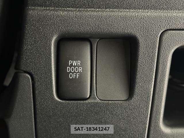 Toyota SIENTA 2013-09 8850638-14