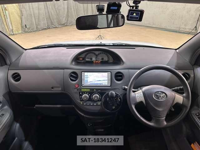 Toyota SIENTA 2013-09 8850638-15