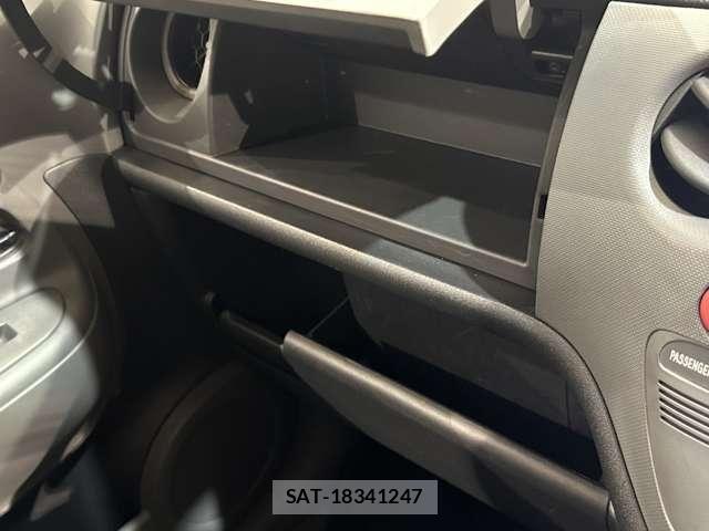 Toyota SIENTA 2013-09 8850638-22