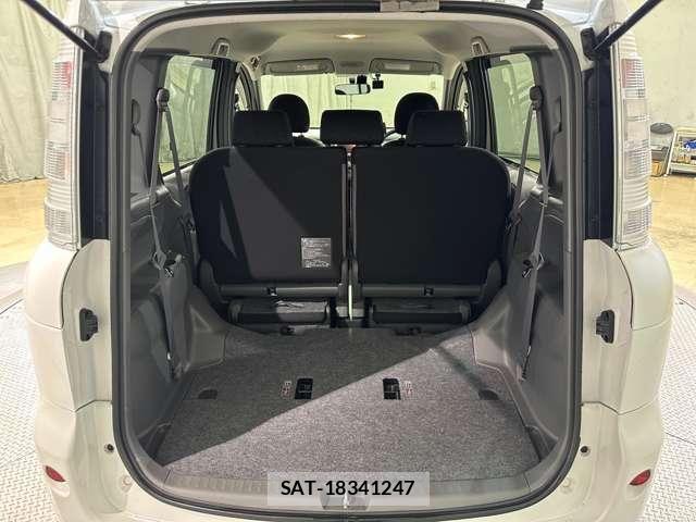 Toyota SIENTA 2013-09 8850638-26