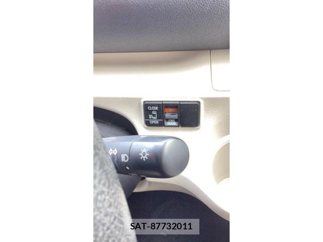 Toyota SIENTA 2016-05 8850639-15