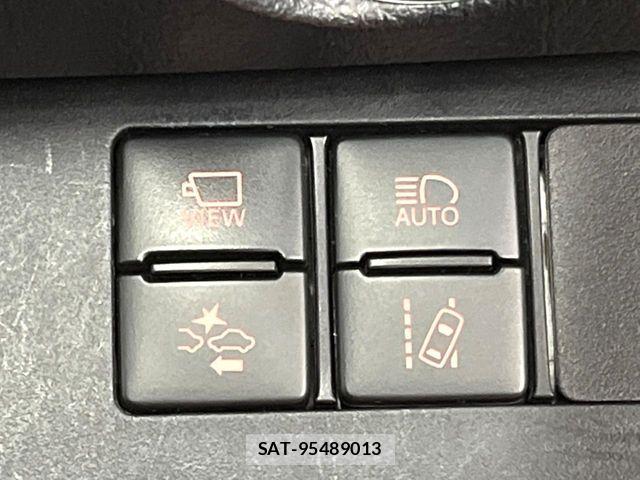 Toyota SIENTA 2019-08 8849841-6