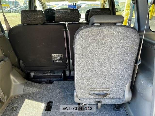 Toyota SIENTA 2011-11 8850641-9