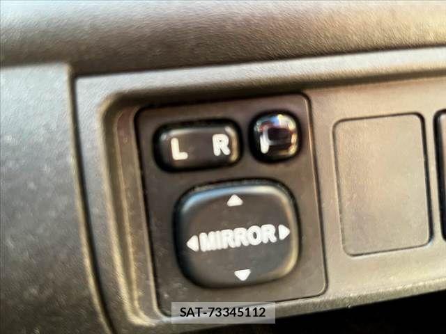 Toyota SIENTA 2011-11 8850641-17