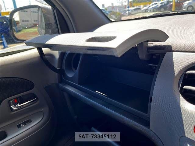Toyota SIENTA 2011-11 8850641-20