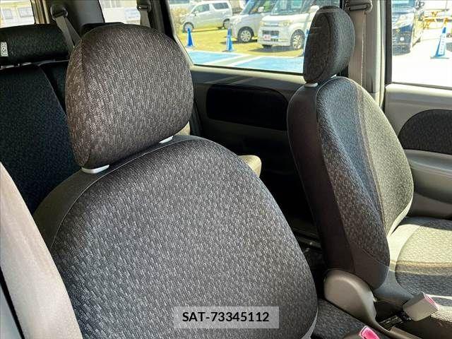 Toyota SIENTA 2011-11 8850641-22