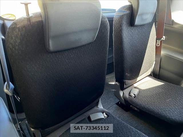 Toyota SIENTA 2011-11 8850641-24