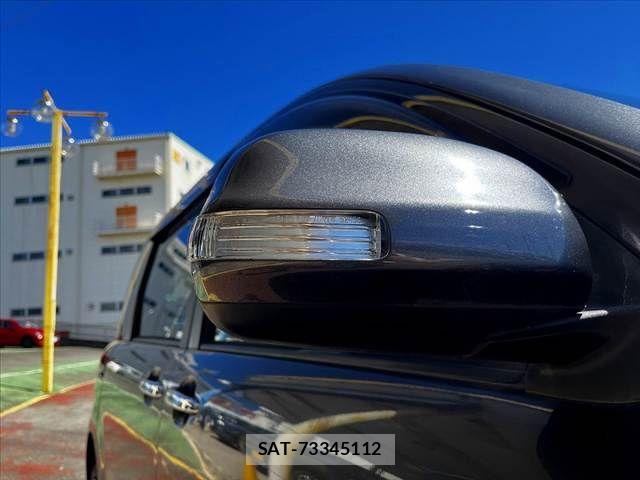 Toyota SIENTA 2011-11 8850641-26