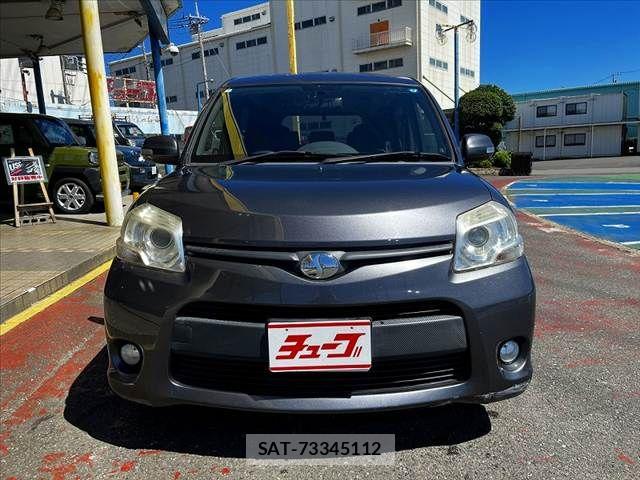 Toyota SIENTA 2011-11 8850641-3