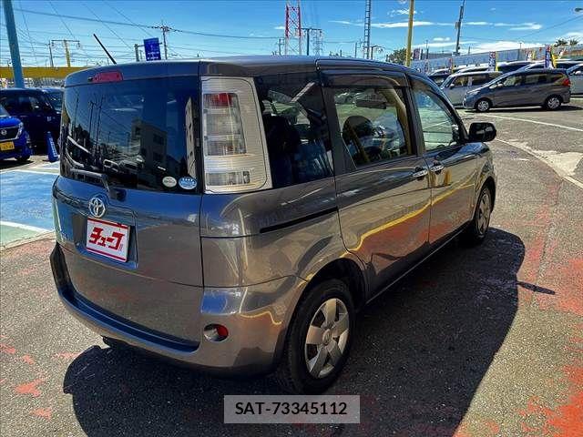 Toyota SIENTA 2011-11 8850641-6