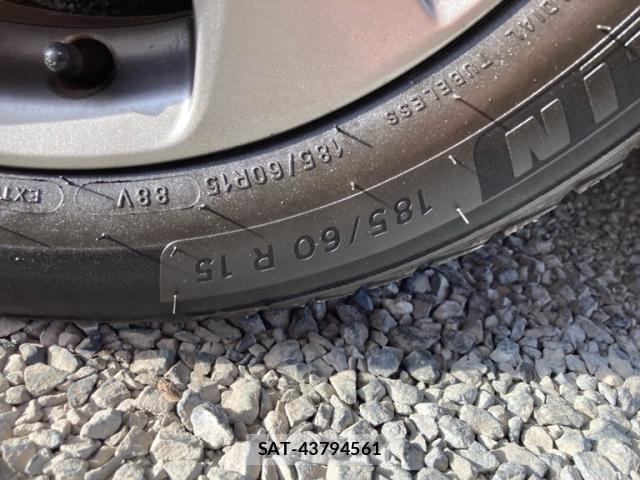 Toyota SIENTA 2017-10 8850636-7