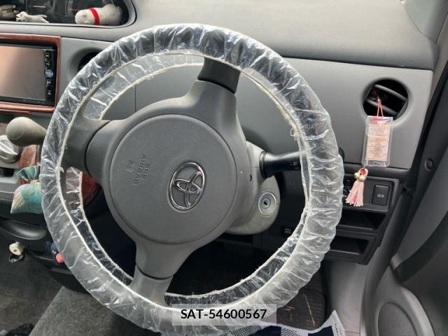 Toyota SIENTA 2006-06 8850640-11