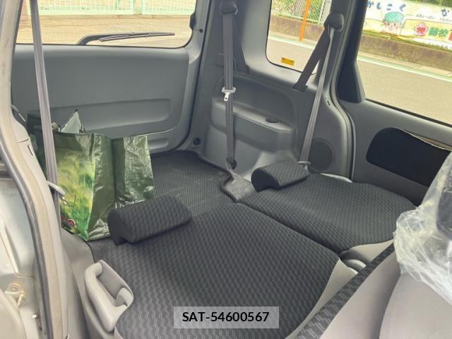 Toyota SIENTA 2006-06 8850640-12