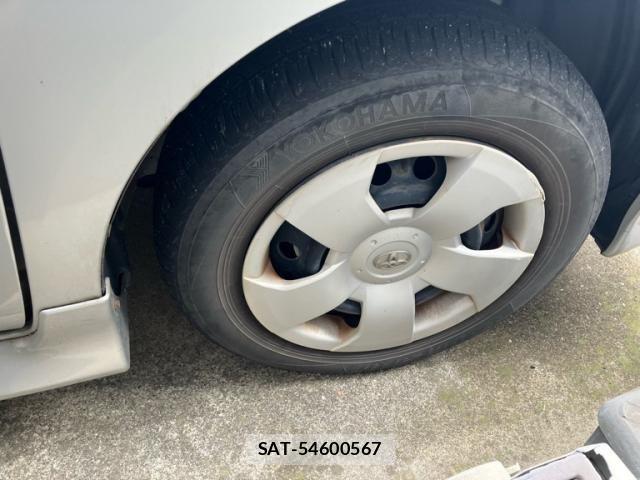 Toyota SIENTA 2006-06 8850640-7