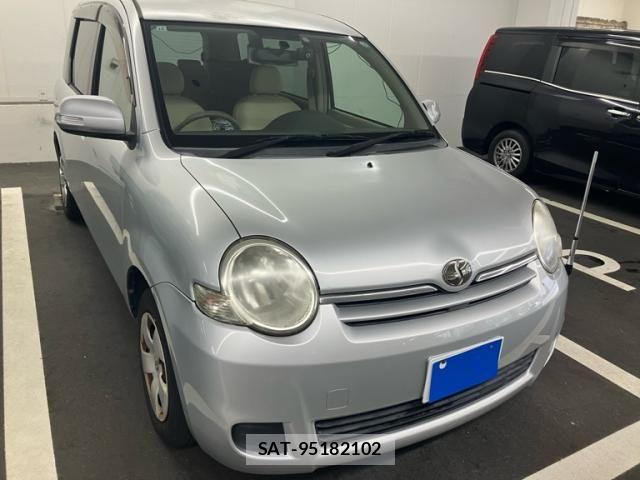 Toyota SIENTA 2009-10 8850642-0