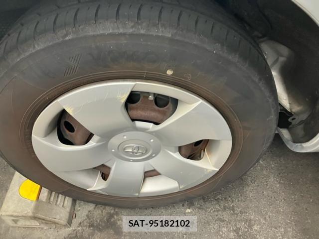 Toyota SIENTA 2009-10 8850642-8
