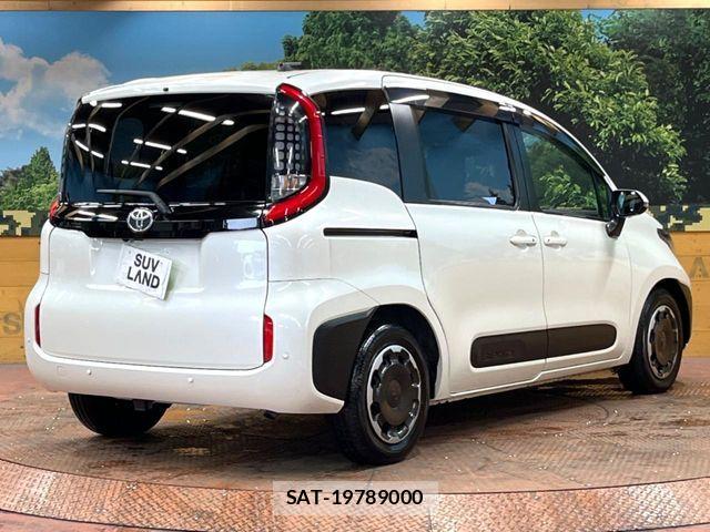 Toyota SIENTA 2023-03 8850629-17