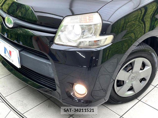 Toyota SIENTA 2013-10 8872061-11