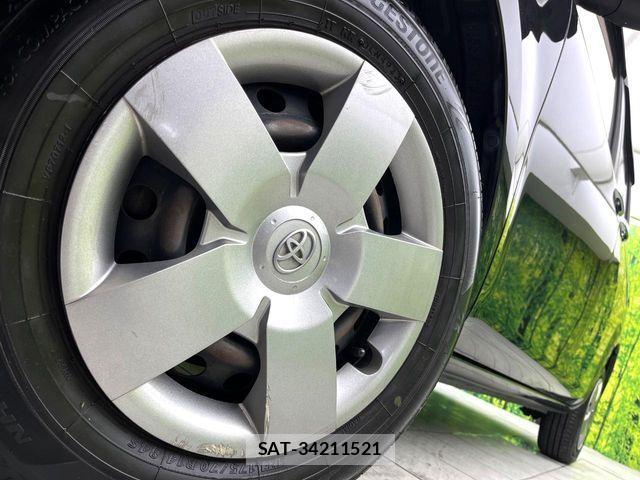 Toyota SIENTA 2013-10 8872061-12