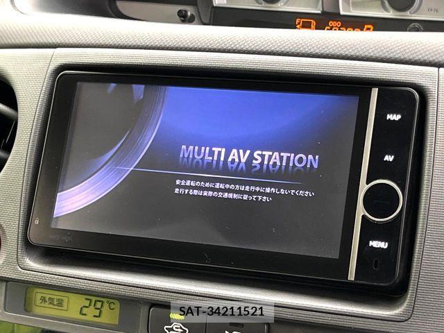 Toyota SIENTA 2013-10 8872061-2