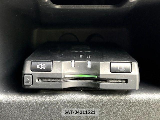 Toyota SIENTA 2013-10 8872061-5
