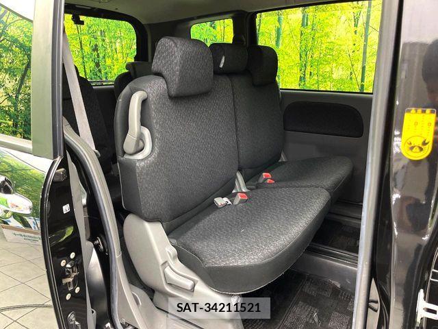Toyota SIENTA 2013-10 8872061-7