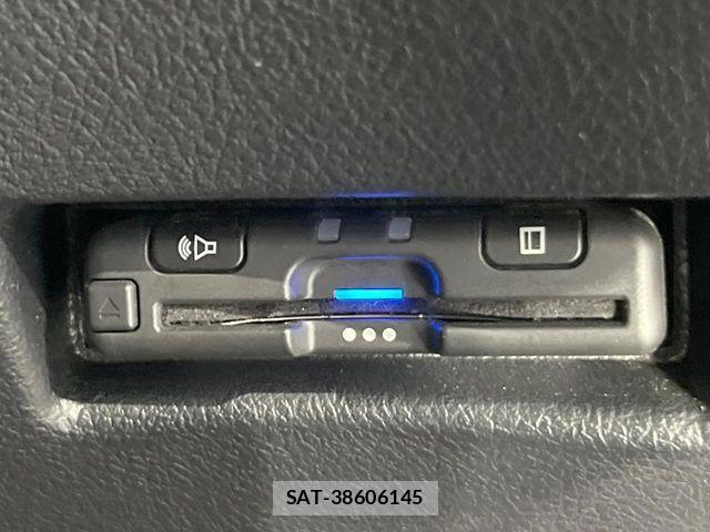 Toyota SIENTA 2021-08 8872055-6