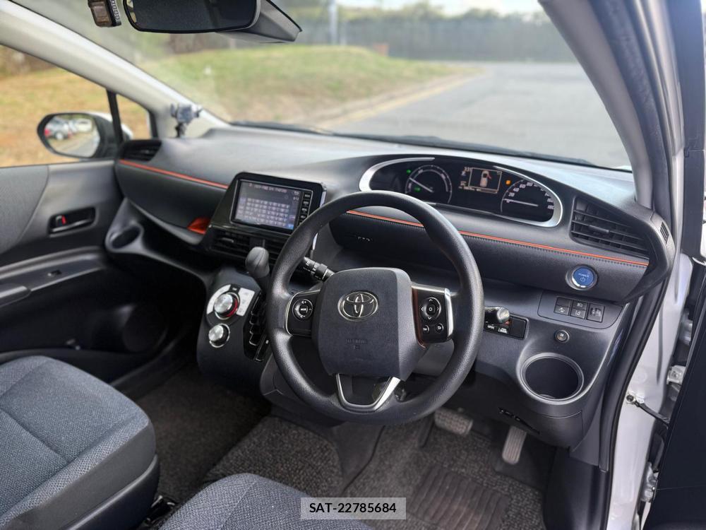 Toyota SIENTA 2017-06 1287995-12