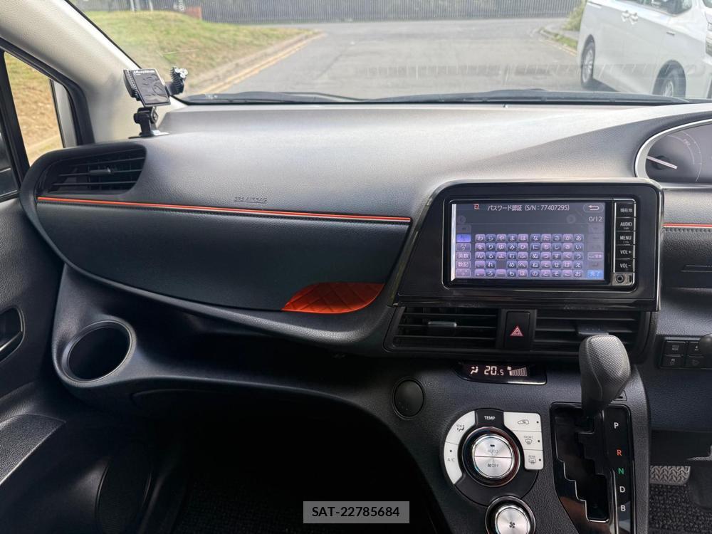 Toyota SIENTA 2017-06 1287995-21