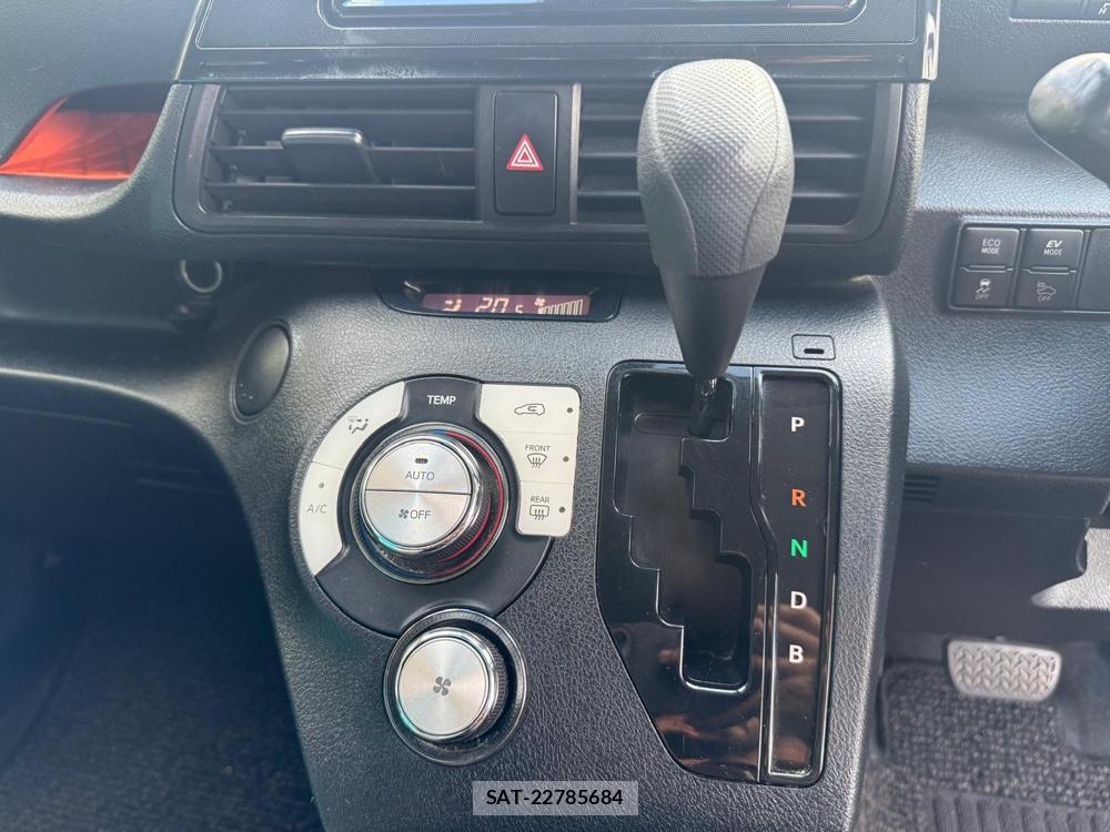 Toyota SIENTA 2017-06 1287995-22