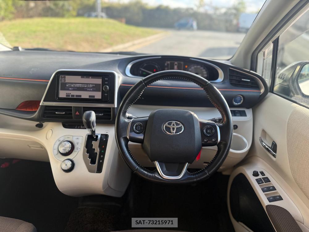 Toyota SIENTA 2017-09 1297073-14