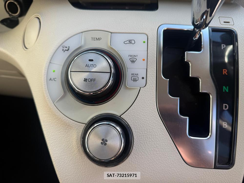 Toyota SIENTA 2017-09 1297073-22