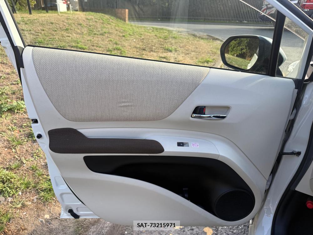Toyota SIENTA 2017-09 1297073-25