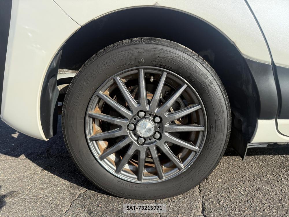 Toyota SIENTA 2017-09 1297073-29