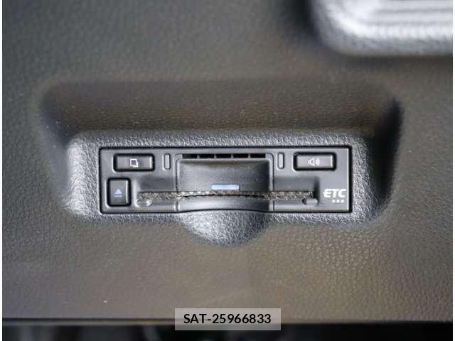 Toyota SIENTA 2024-03 8882121-25
