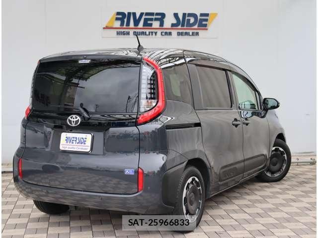 Toyota SIENTA 2024-03 8882121-2