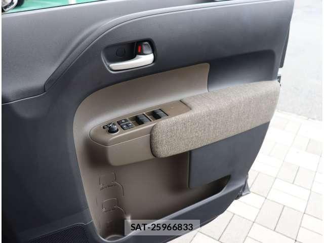 Toyota SIENTA 2024-03 8882121-26