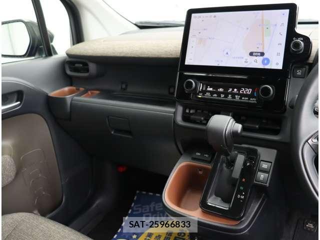 Toyota SIENTA 2024-03 8882121-4