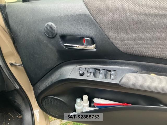 Toyota SIENTA 2021-01 8882138-10