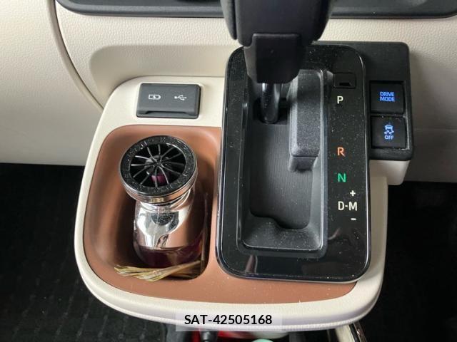 Toyota SIENTA 2025-02 8882124-17