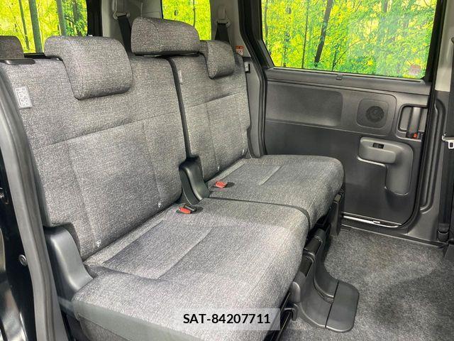 Toyota SIENTA 2025-05 8882120-8