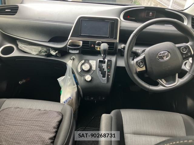 Toyota SIENTA 2022-06 8882131-11