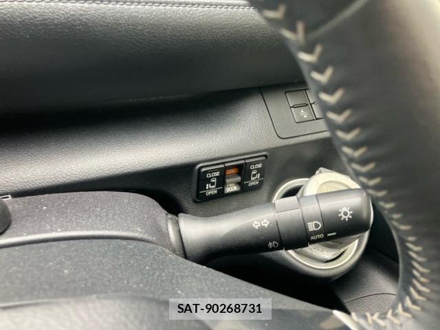 Toyota SIENTA 2022-06 8882131-17