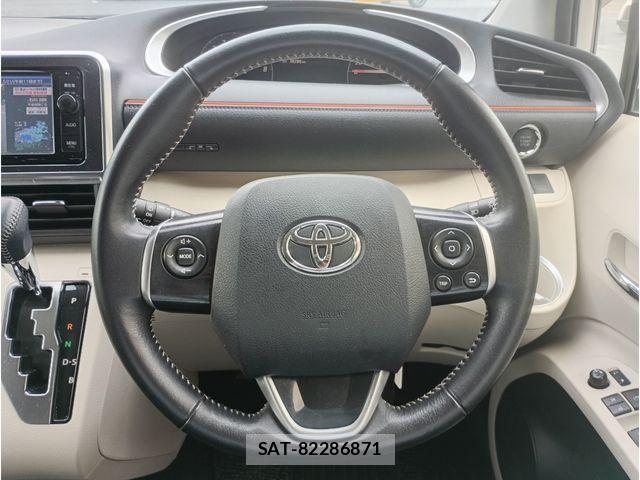 Toyota SIENTA 2015-10 8882144-12
