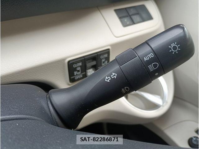 Toyota SIENTA 2015-10 8882144-15