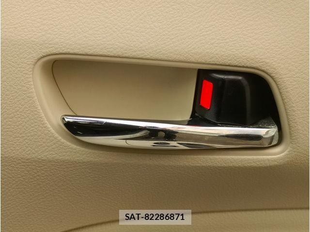 Toyota SIENTA 2015-10 8882144-25