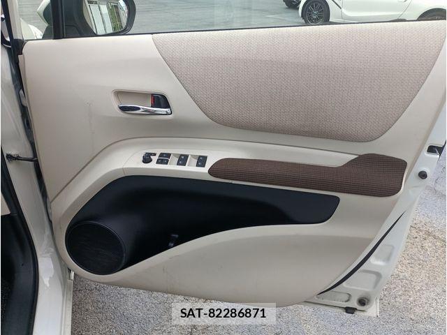 Toyota SIENTA 2015-10 8882144-27